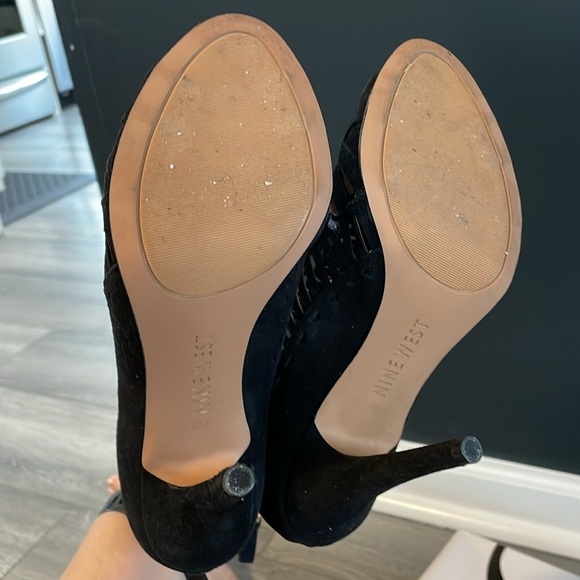 Nine West 3”suede lace up heels. Zipper back - Picture 7 of 11